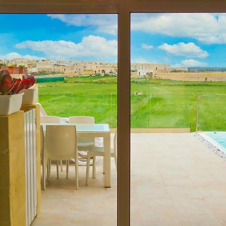 Inni Holiday Home With Infinity Pool Għarb Εξωτερικό φωτογραφία