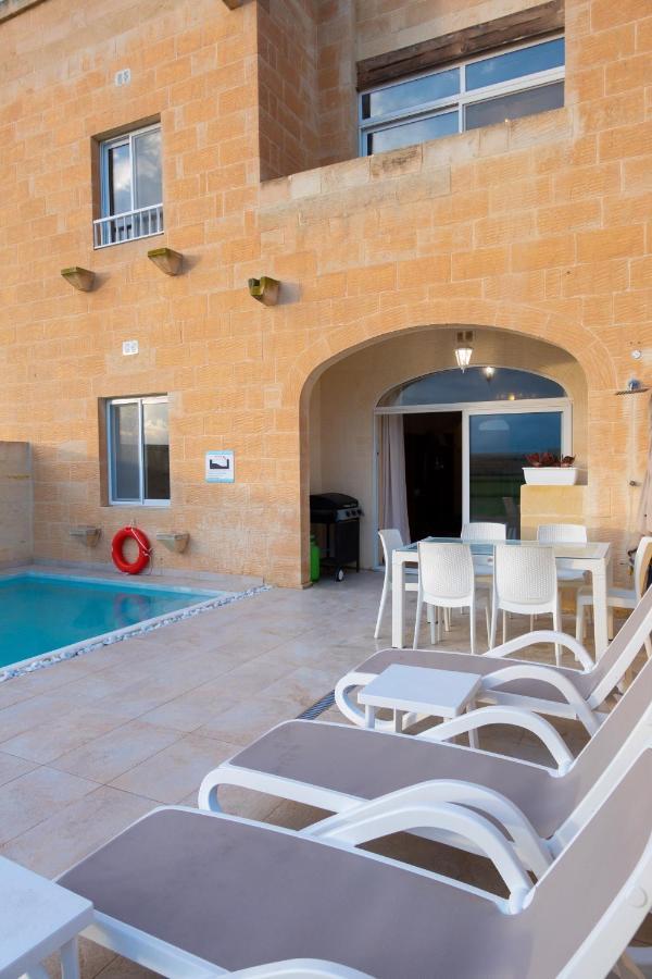 Inni Holiday Home With Infinity Pool Għarb Εξωτερικό φωτογραφία