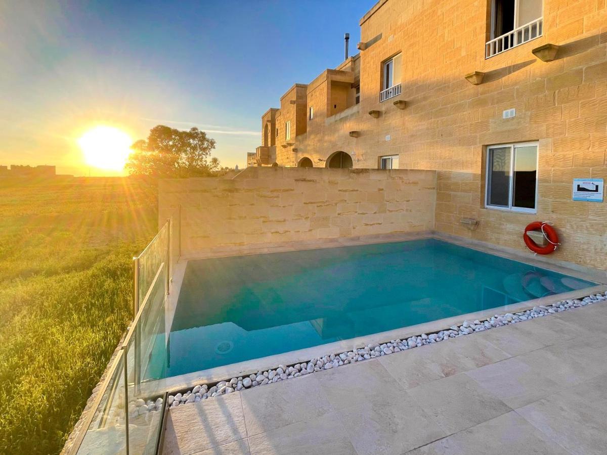 Inni Holiday Home With Infinity Pool Għarb Εξωτερικό φωτογραφία